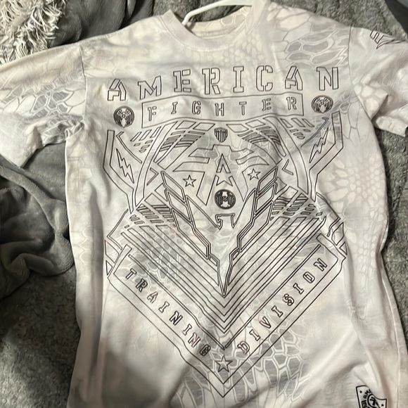 selling a white American fighter T-shirt small - Picture 1 of 3
